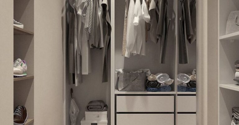 What Are the Essentials for a Minimalist Wardrobe?