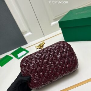 989317