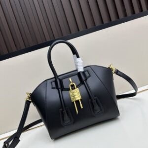 993079