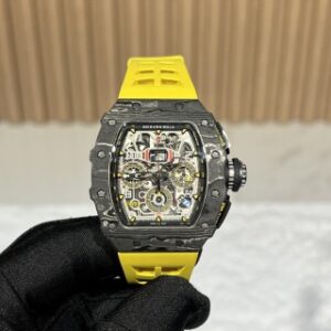996323