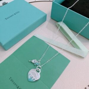 994684